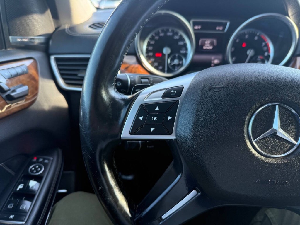2015 Mercedes-Benz GL-Class Image 28