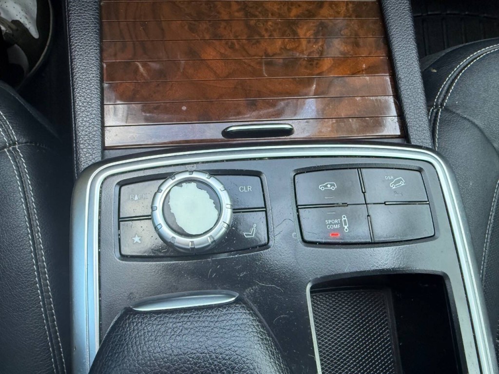 2015 Mercedes-Benz GL-Class Image 35