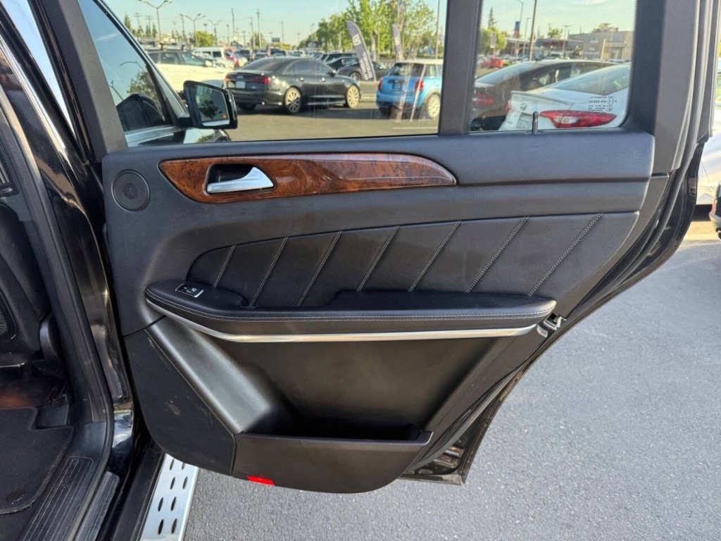 2015 Mercedes-Benz GL-Class Image 43