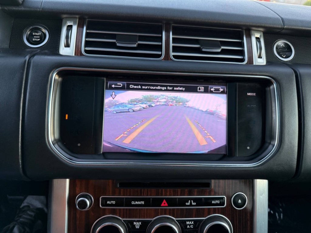 2014 Land Rover Range Rover Image 16