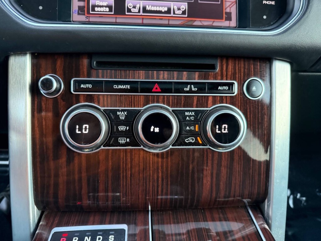 2014 Land Rover Range Rover Image 18