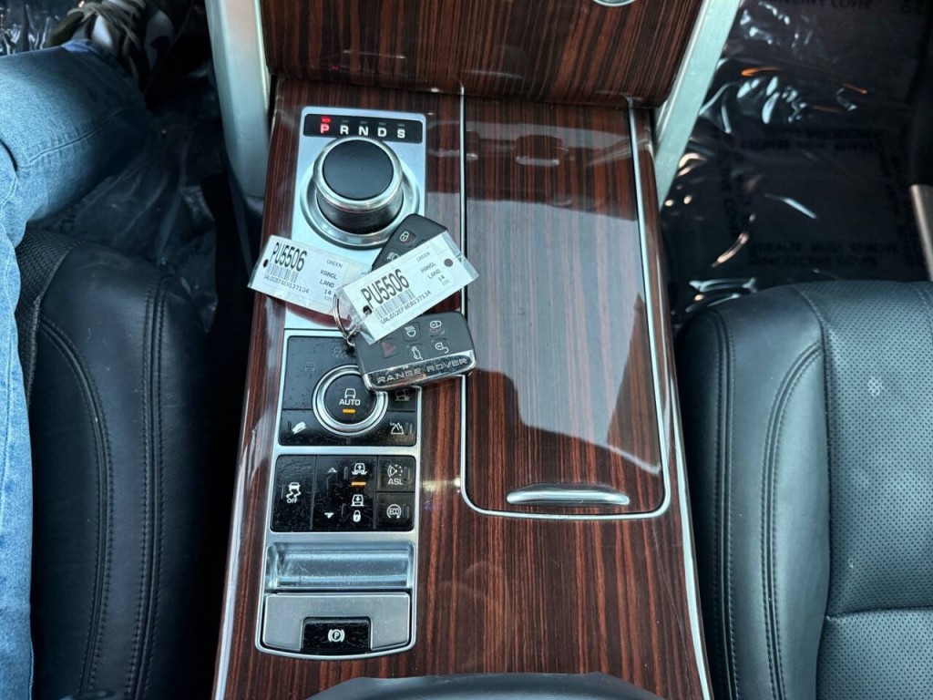 2014 Land Rover Range Rover Image 19