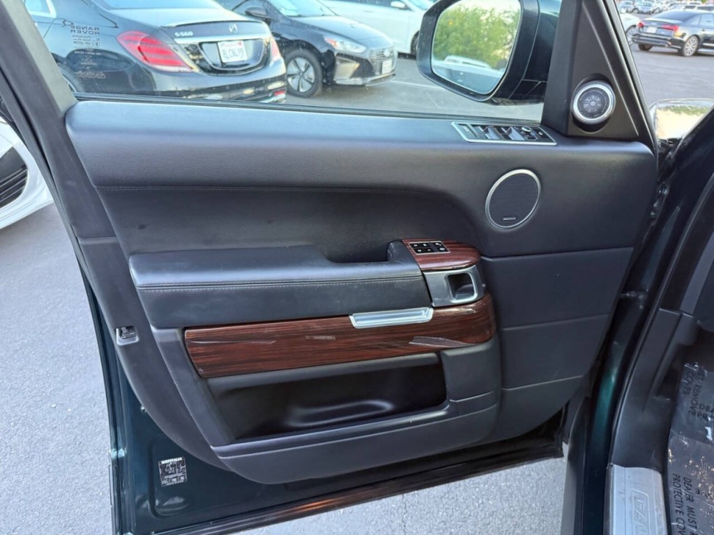 2014 Land Rover Range Rover Image 22