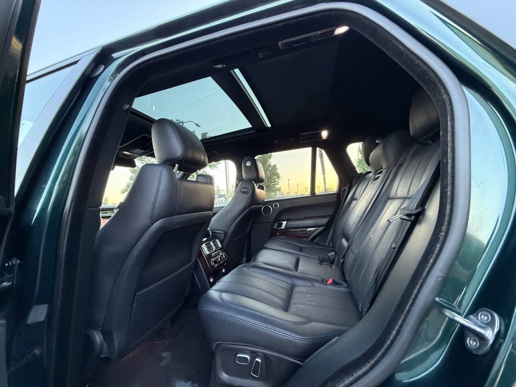 2014 Land Rover Range Rover Image 26
