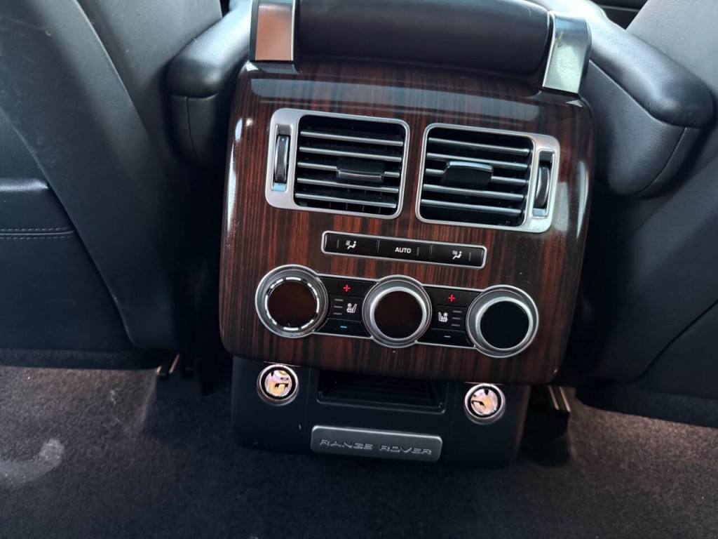 2014 Land Rover Range Rover Image 27