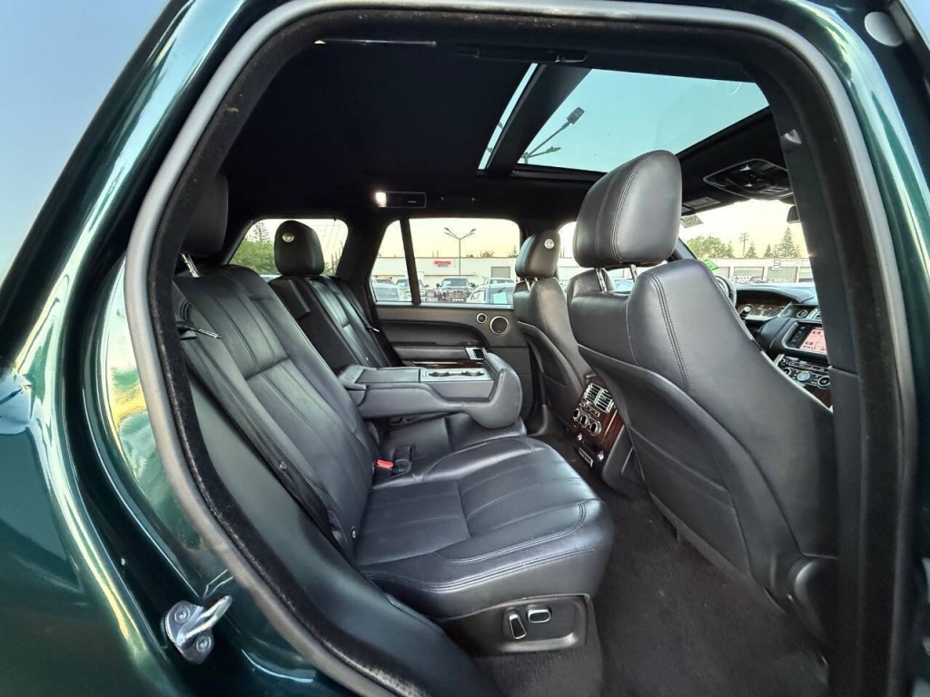 2014 Land Rover Range Rover Image 32