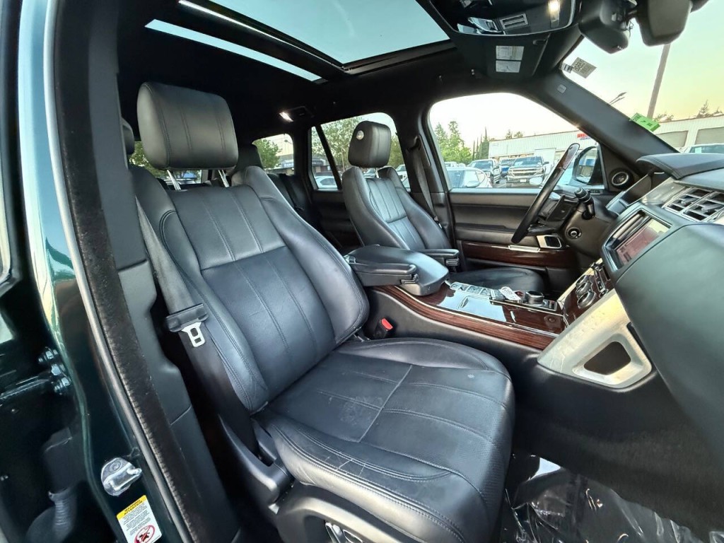 2014 Land Rover Range Rover Image 34