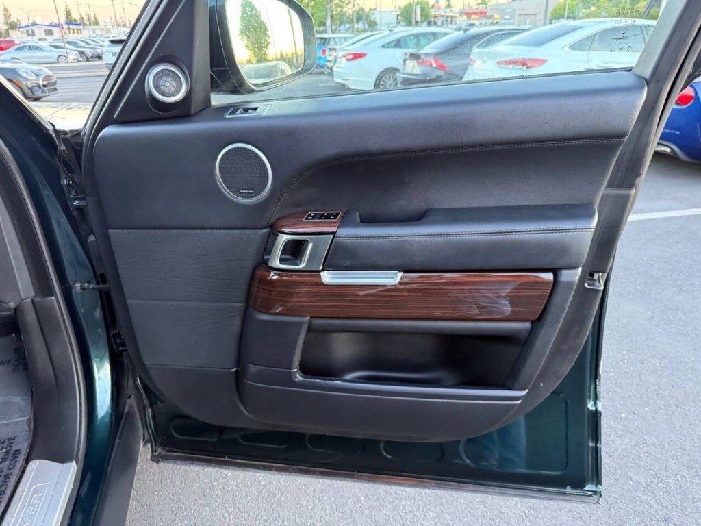 2014 Land Rover Range Rover Image 35