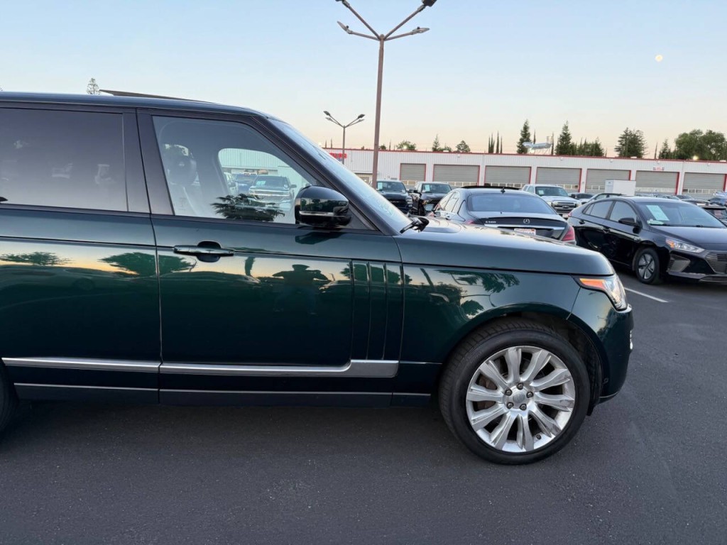 2014 Land Rover Range Rover Image 36