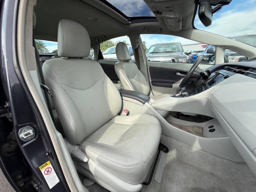 2010 Toyota Prius Image 15