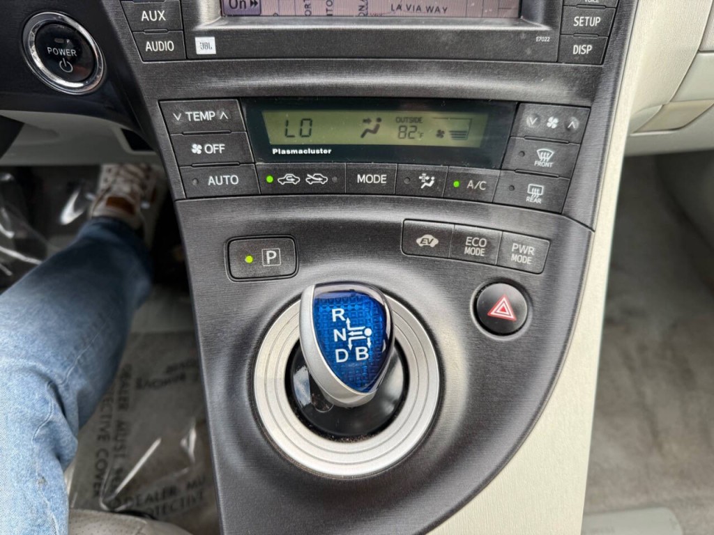 2010 Toyota Prius Image 21