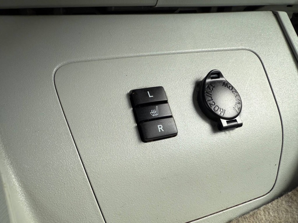 2010 Toyota Prius Image 24