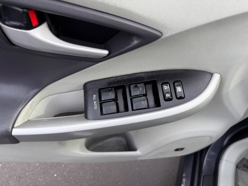 2010 Toyota Prius Image 27