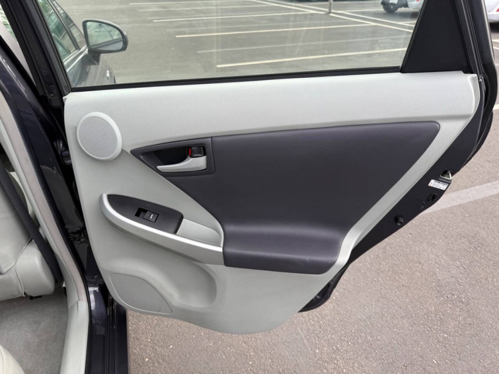 2010 Toyota Prius Image 29