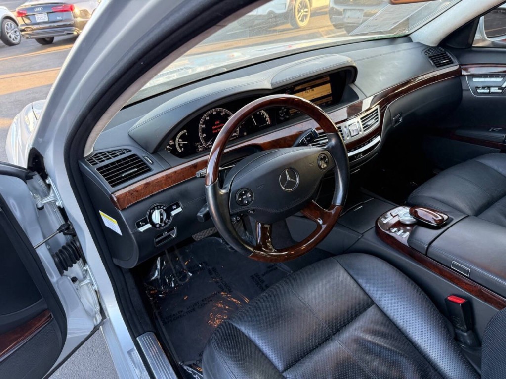 2007 Mercedes-Benz S-Class Image 8