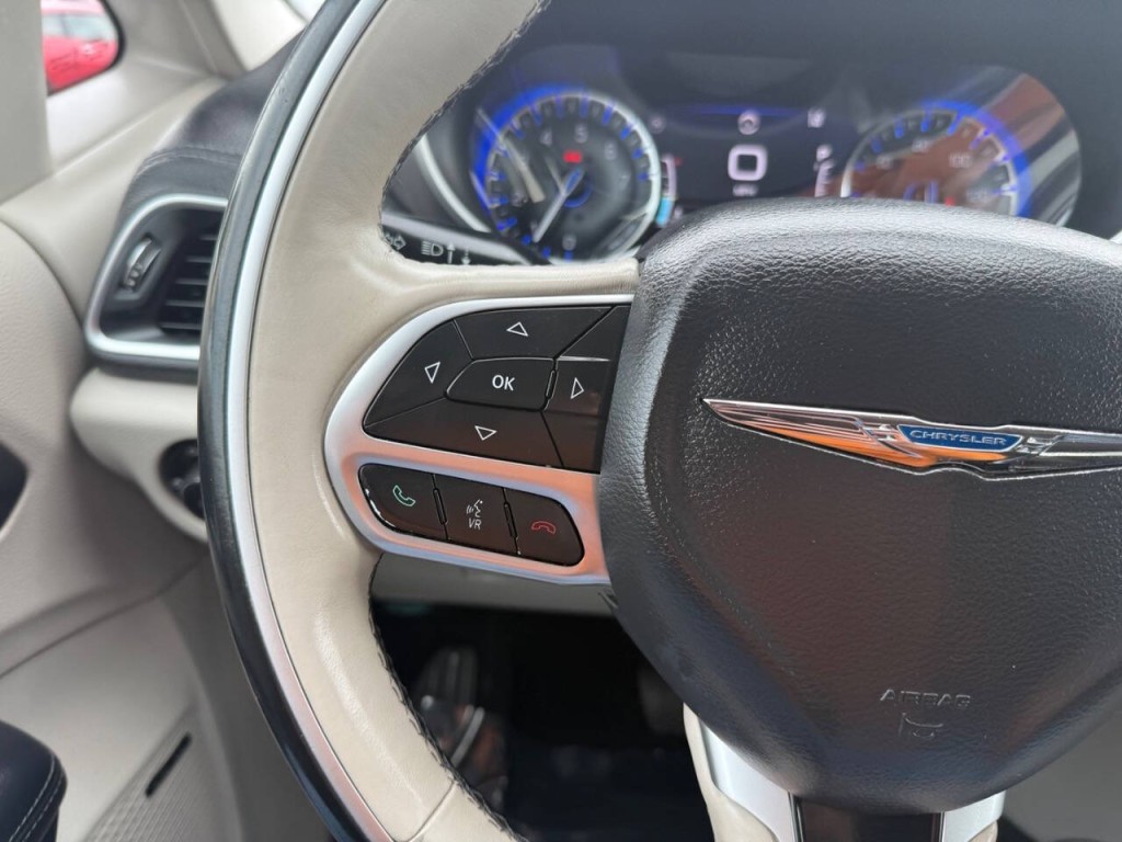 2017 Chrysler Pacifica Image 21