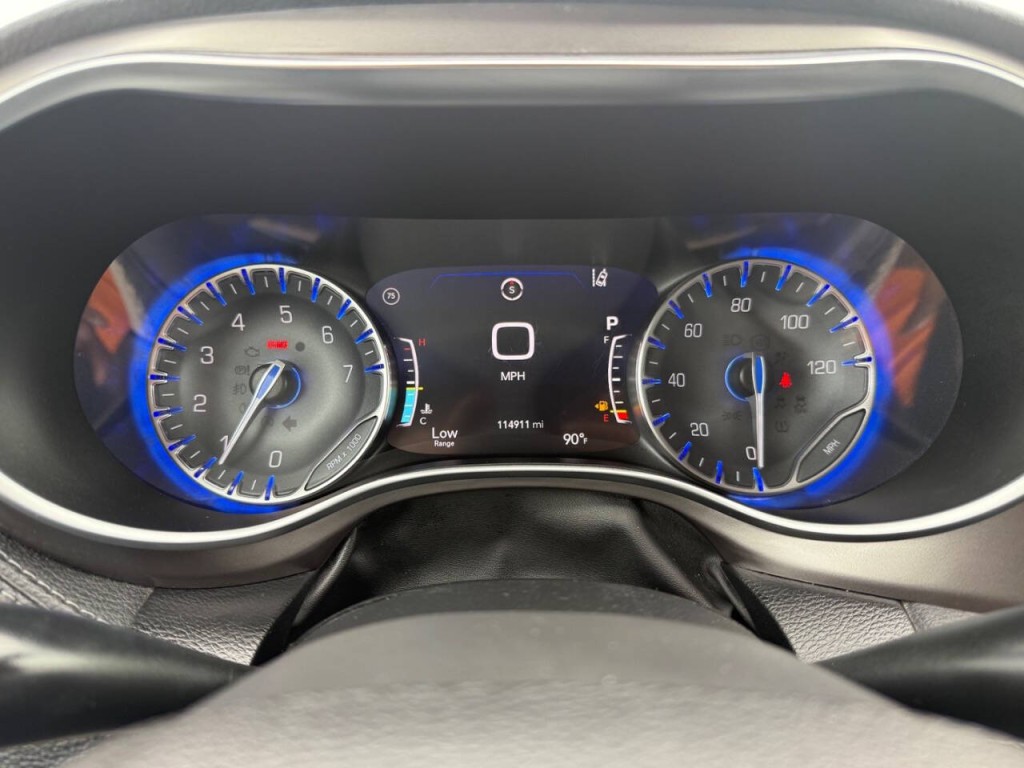 2017 Chrysler Pacifica Image 22