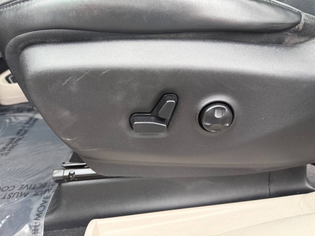 2017 Chrysler Pacifica Image 32