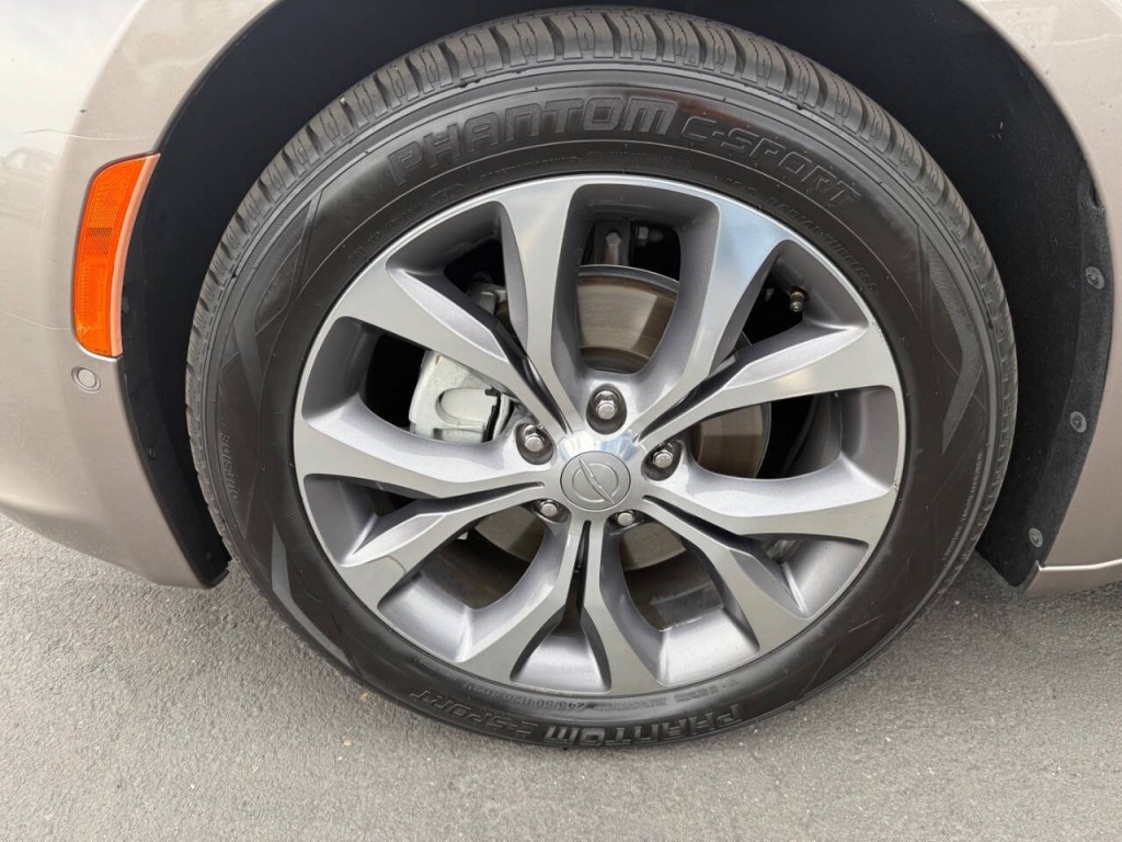 2017 Chrysler Pacifica Image 46