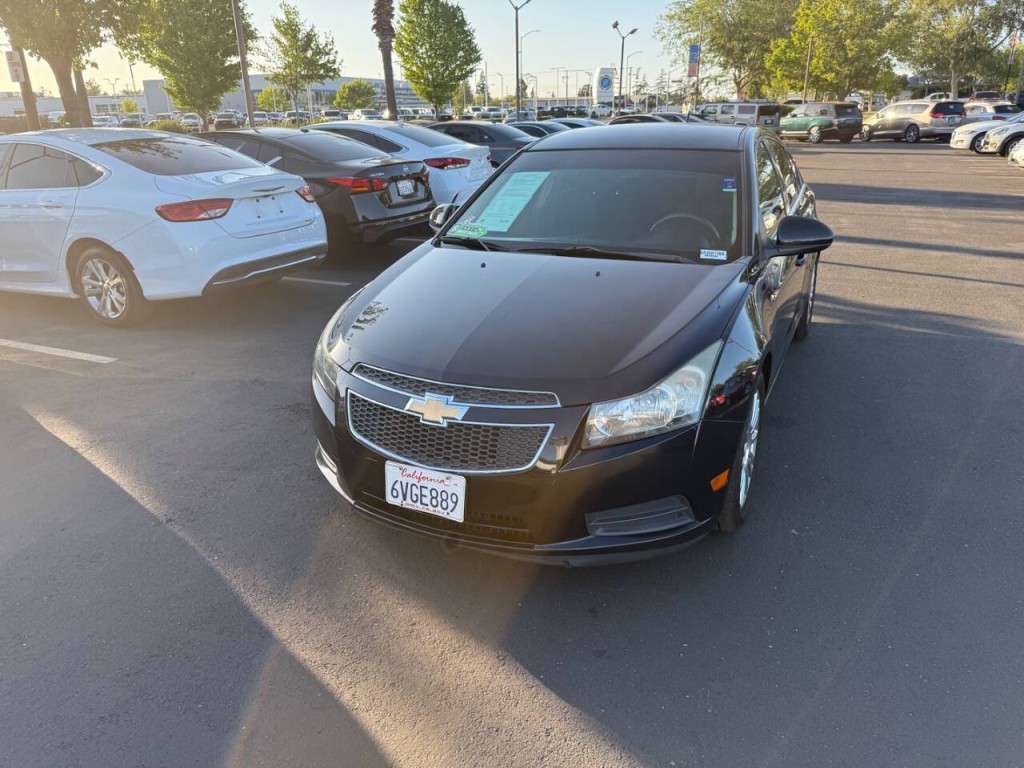 2012 Chevrolet Cruze Image 1