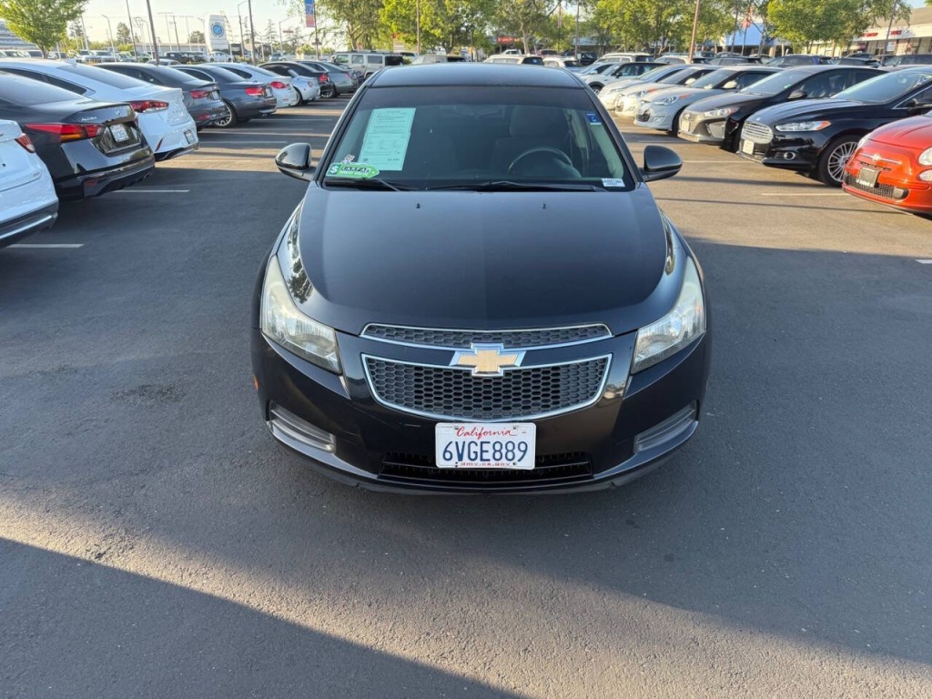 2012 Chevrolet Cruze Image 2