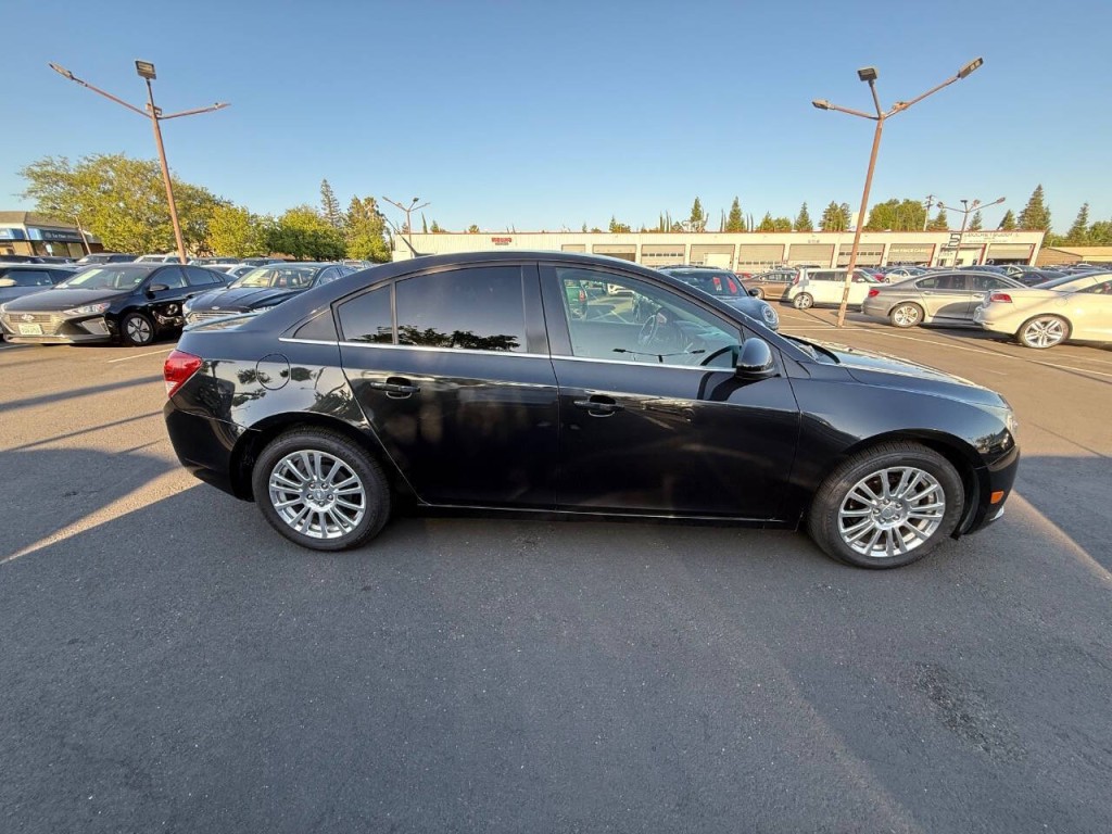 2012 Chevrolet Cruze Image 4