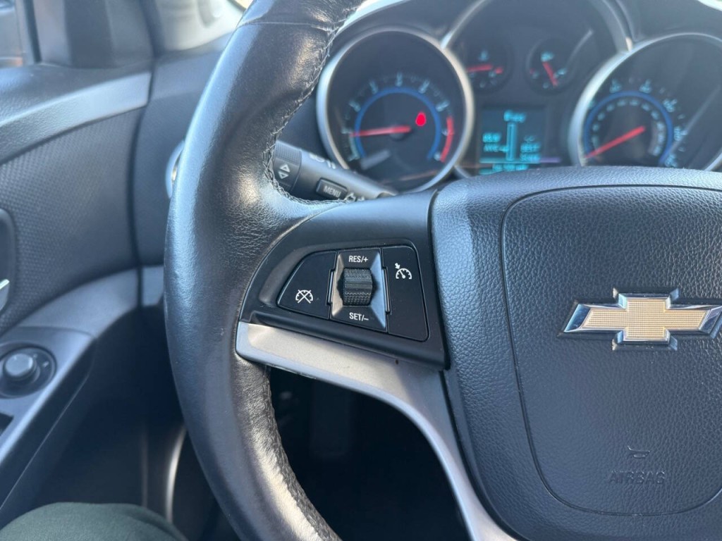 2012 Chevrolet Cruze Image 13