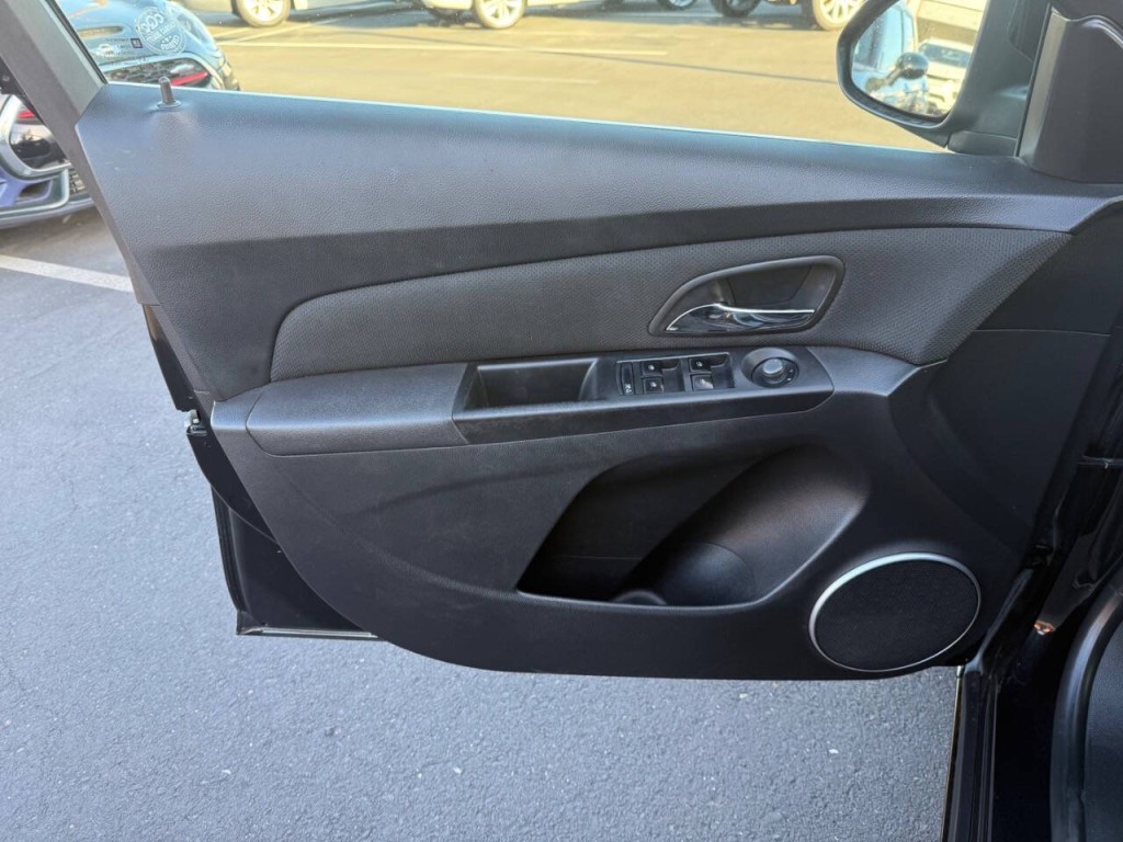 2012 Chevrolet Cruze Image 18