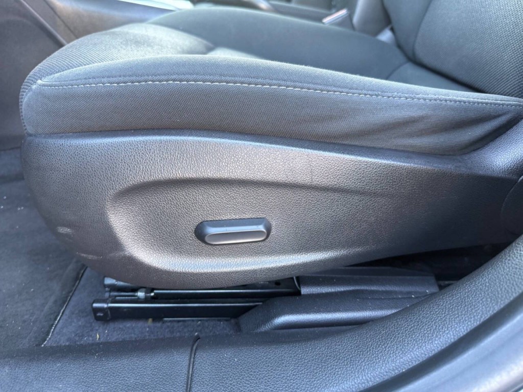 2012 Chevrolet Cruze Image 20