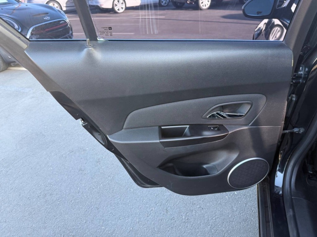2012 Chevrolet Cruze Image 21