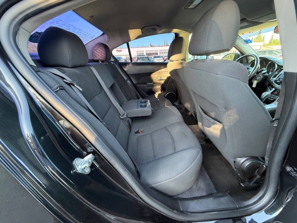 2012 Chevrolet Cruze Image 28