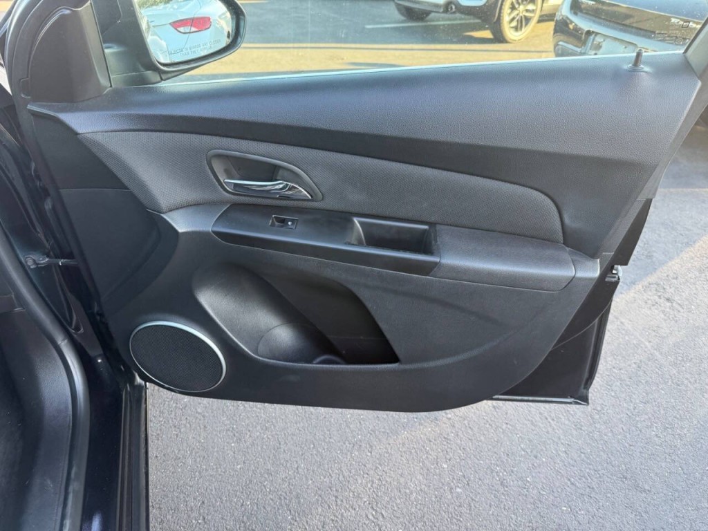 2012 Chevrolet Cruze Image 29