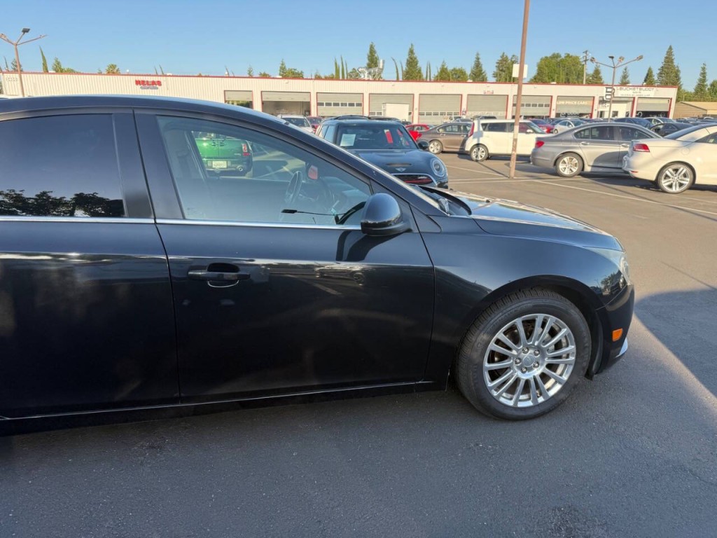 2012 Chevrolet Cruze Image 31