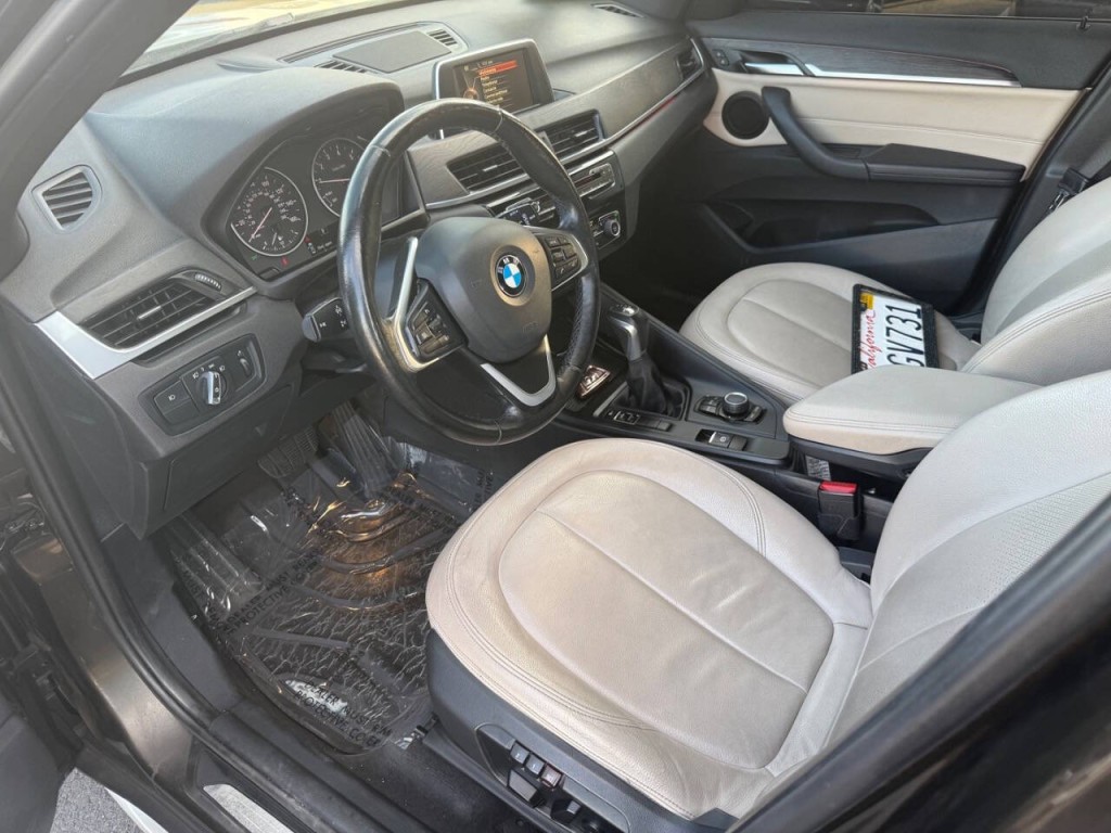 2017 BMW X1 Image 9