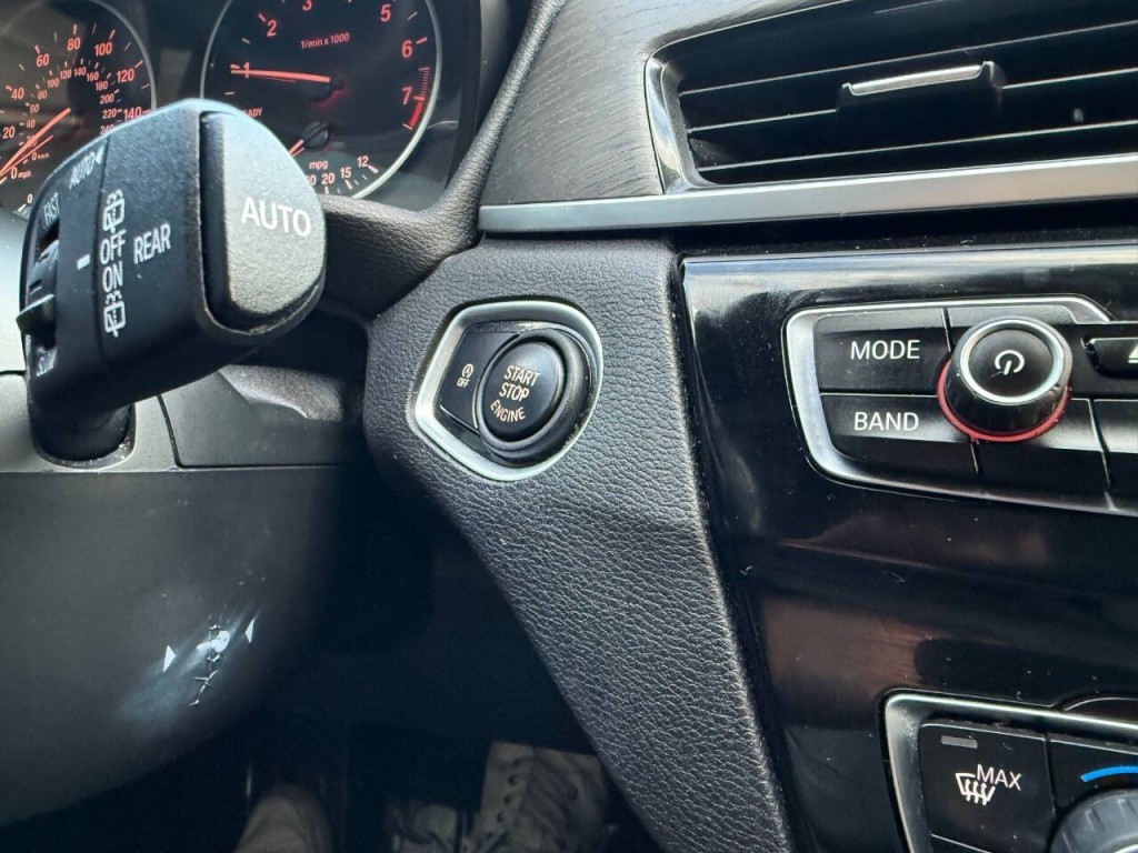2017 BMW X1 Image 16
