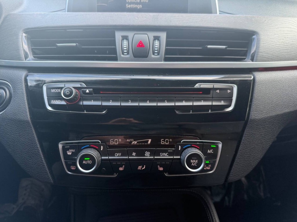 2017 BMW X1 Image 18