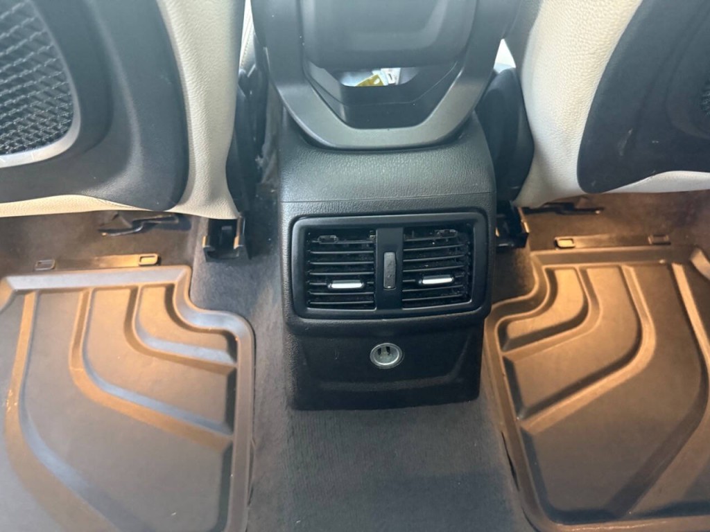 2017 BMW X1 Image 24