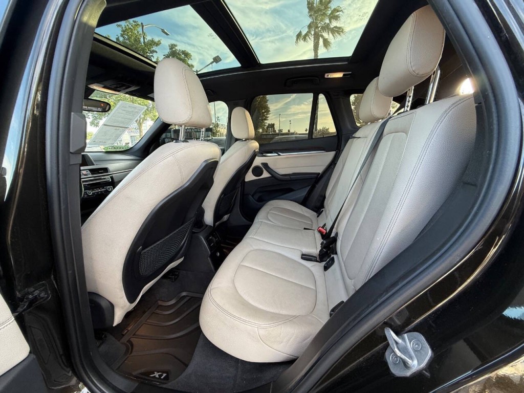 2017 BMW X1 Image 25