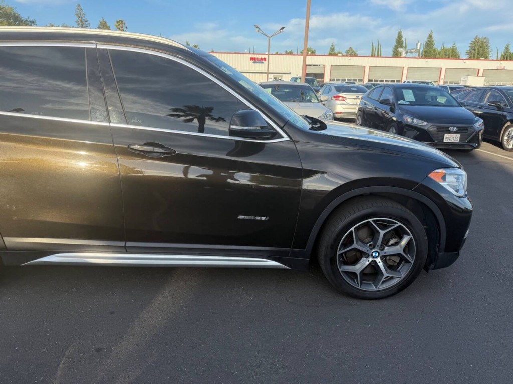 2017 BMW X1 Image 34