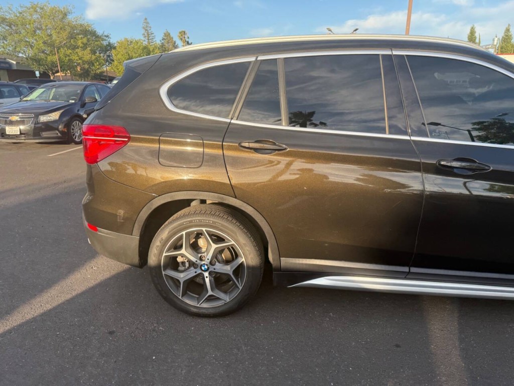 2017 BMW X1 Image 35