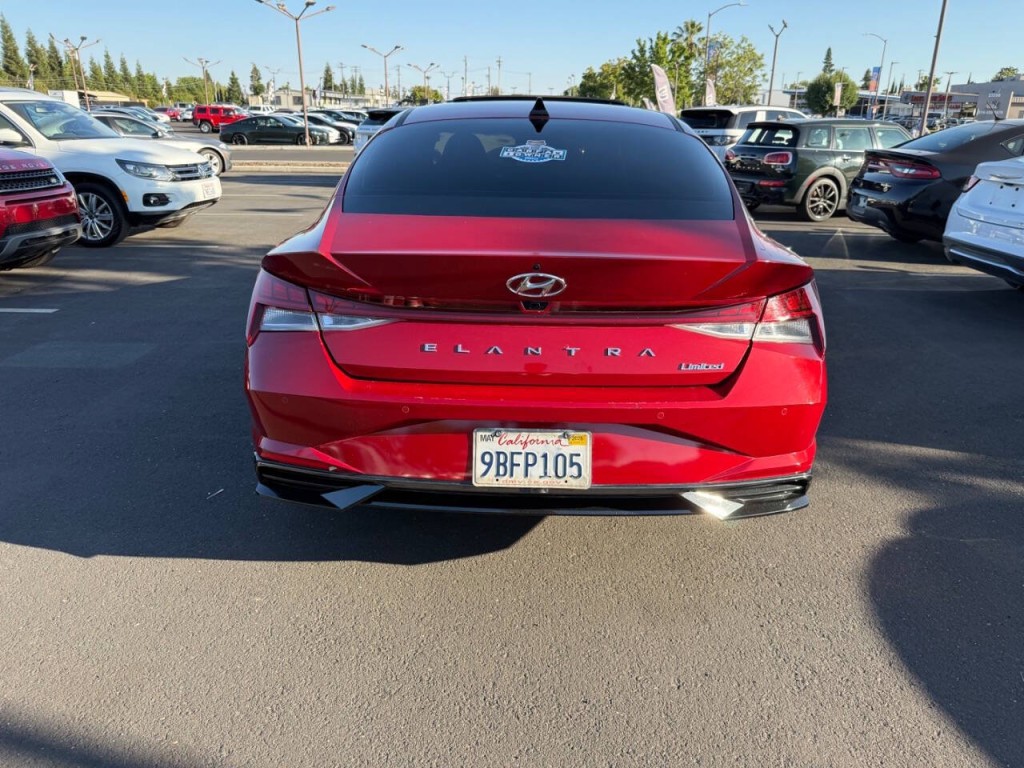 2022 Hyundai Elantra Image 6