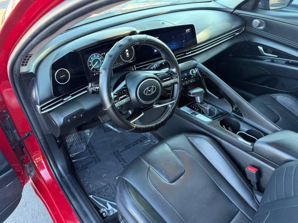 2022 Hyundai Elantra Image 9