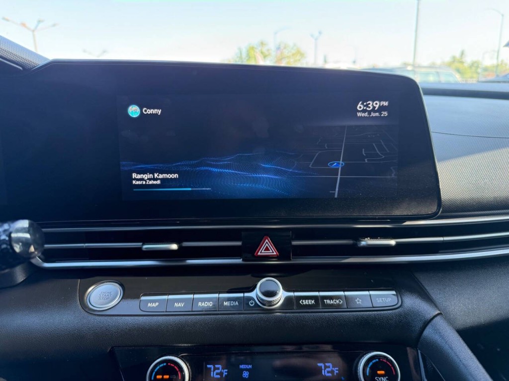 2022 Hyundai Elantra Image 17