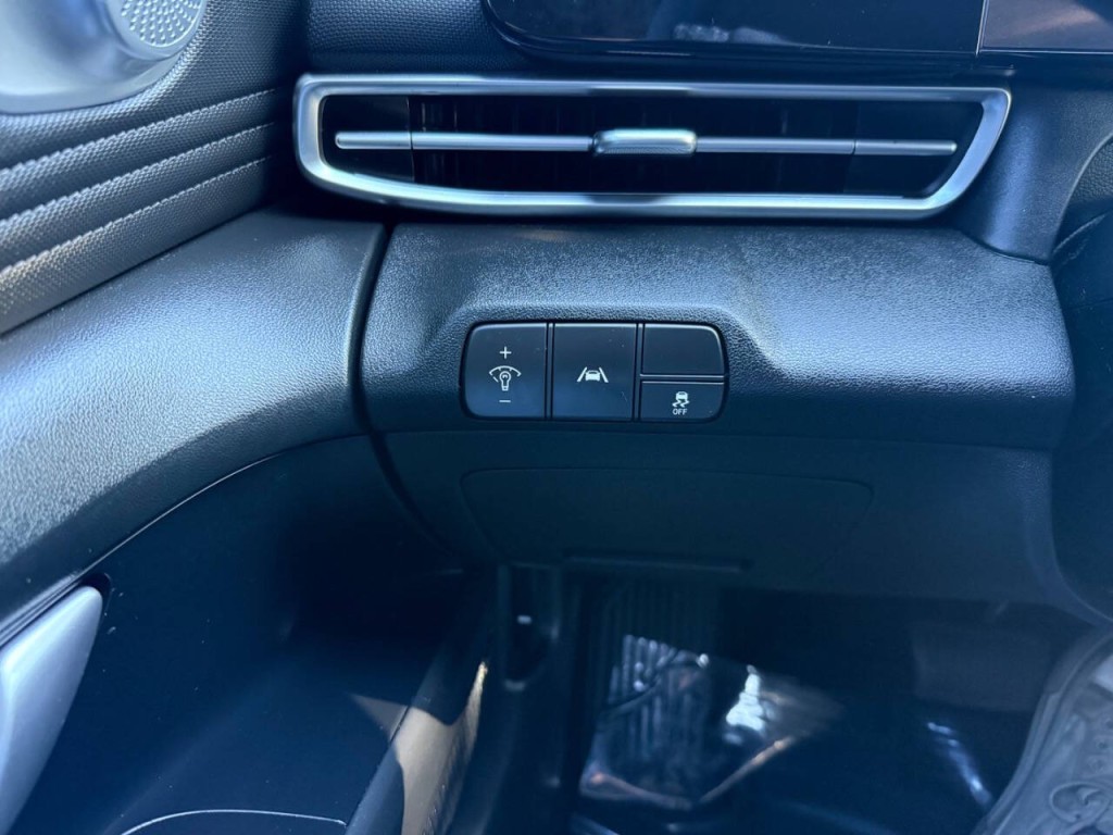 2022 Hyundai Elantra Image 19