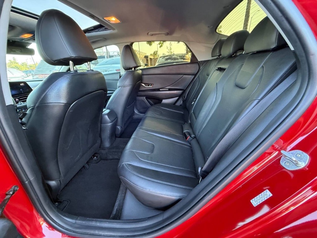 2022 Hyundai Elantra Image 24
