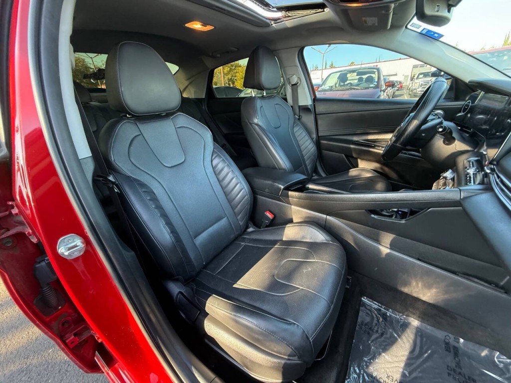 2022 Hyundai Elantra Image 30