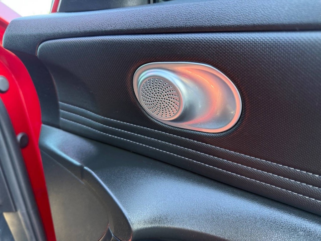 2022 Hyundai Elantra Image 31