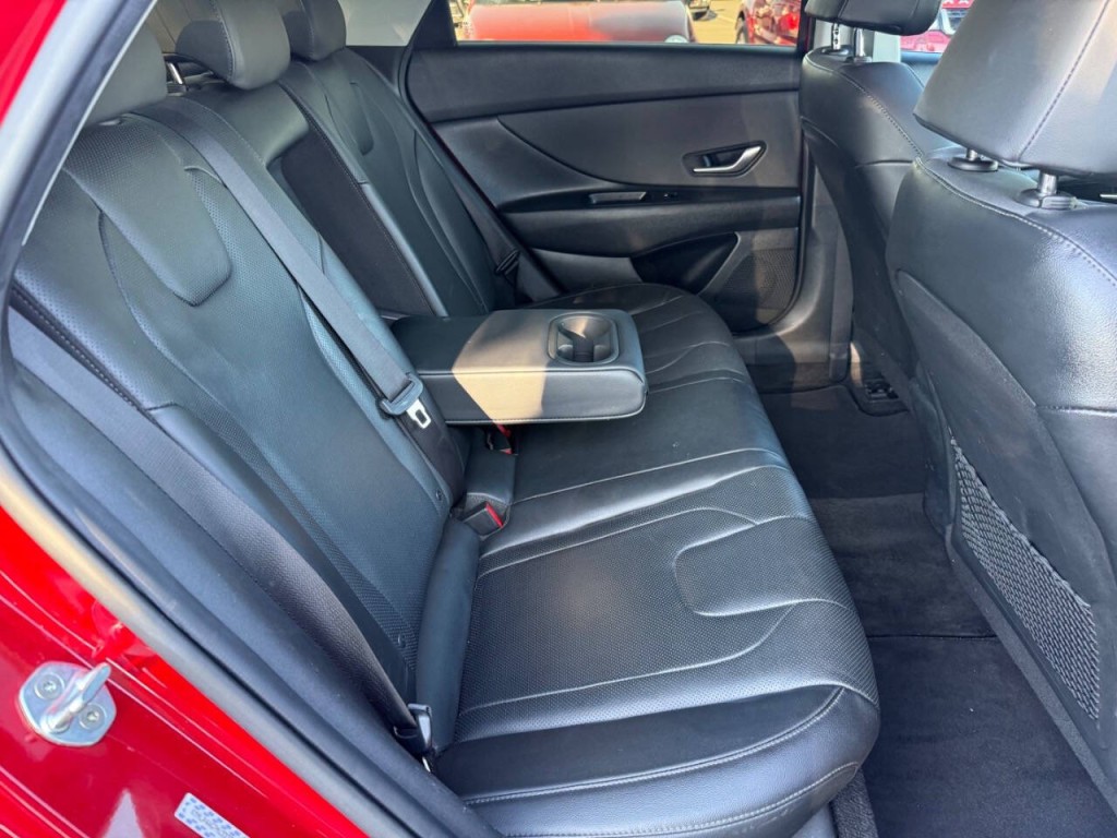 2022 Hyundai Elantra Image 33