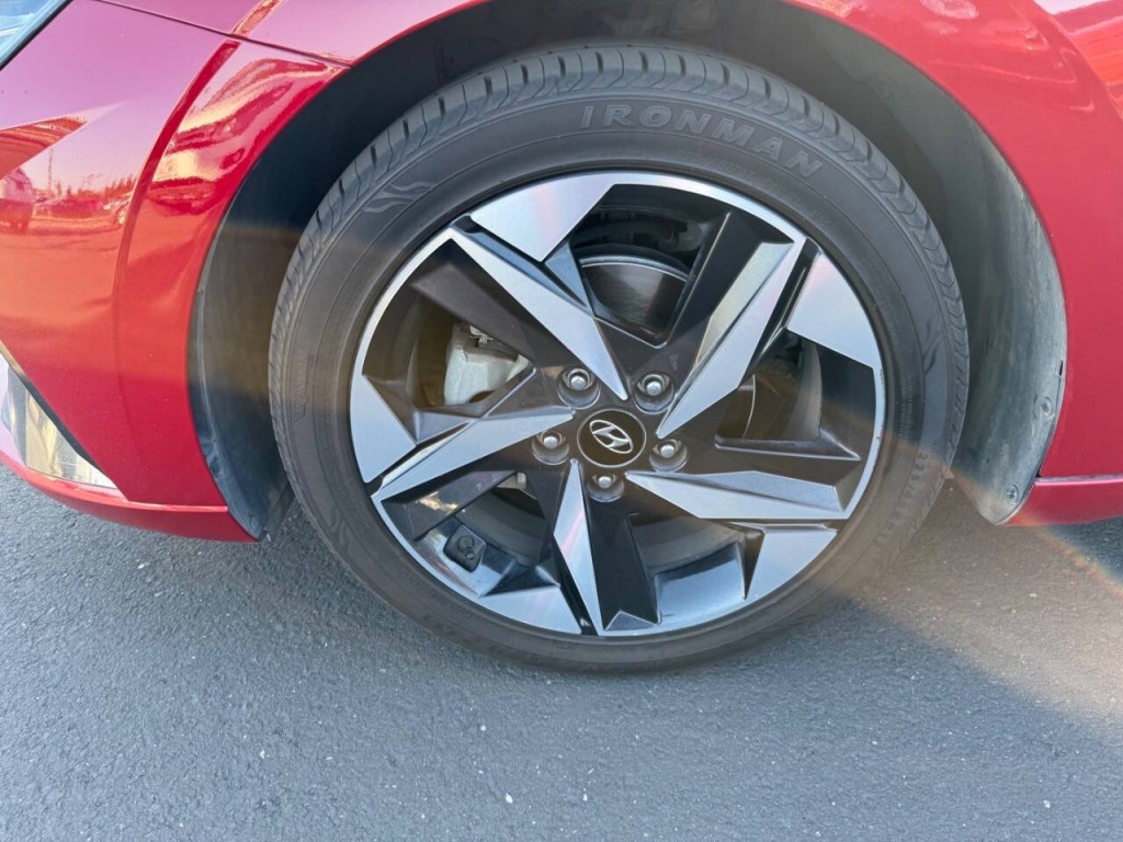 2022 Hyundai Elantra Image 39