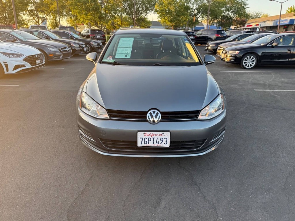 2015 Volkswagen Golf Image 2